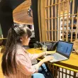 Ảnh gái văn phòng trẻ trung duyên dáng cực hút mắt