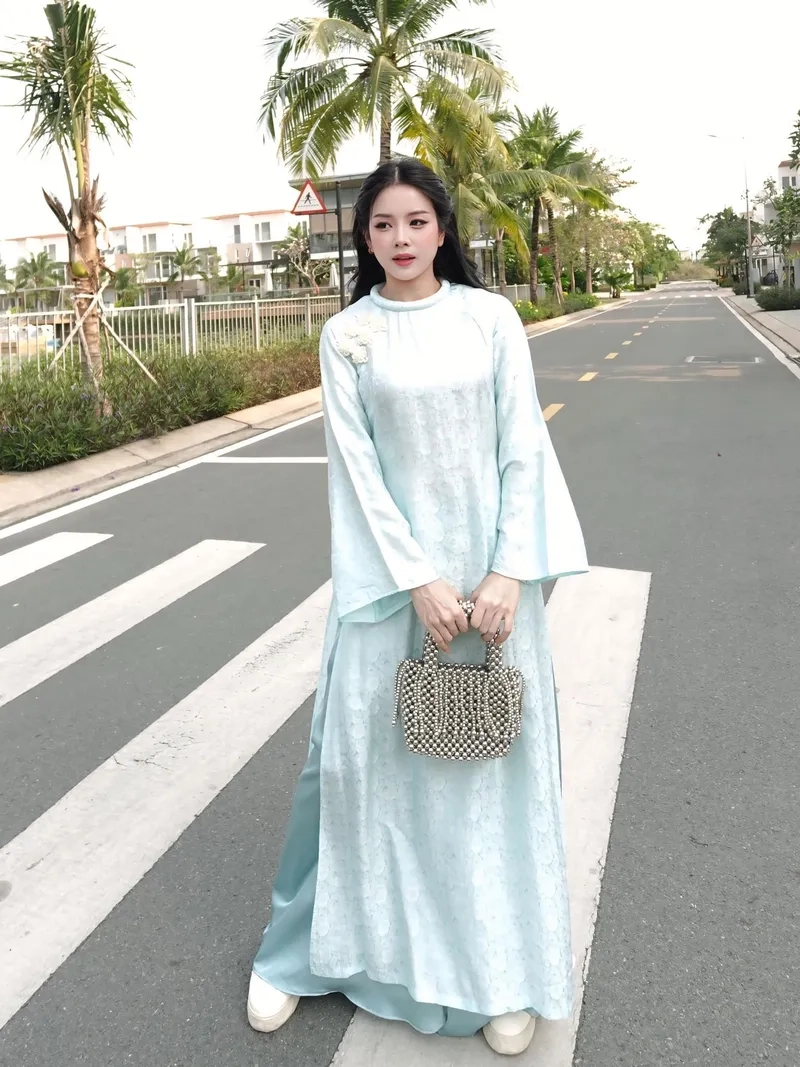 Vẻ đẹp truyền thống khi DJ Mie mặc áo dài khiến fan mê mẩn