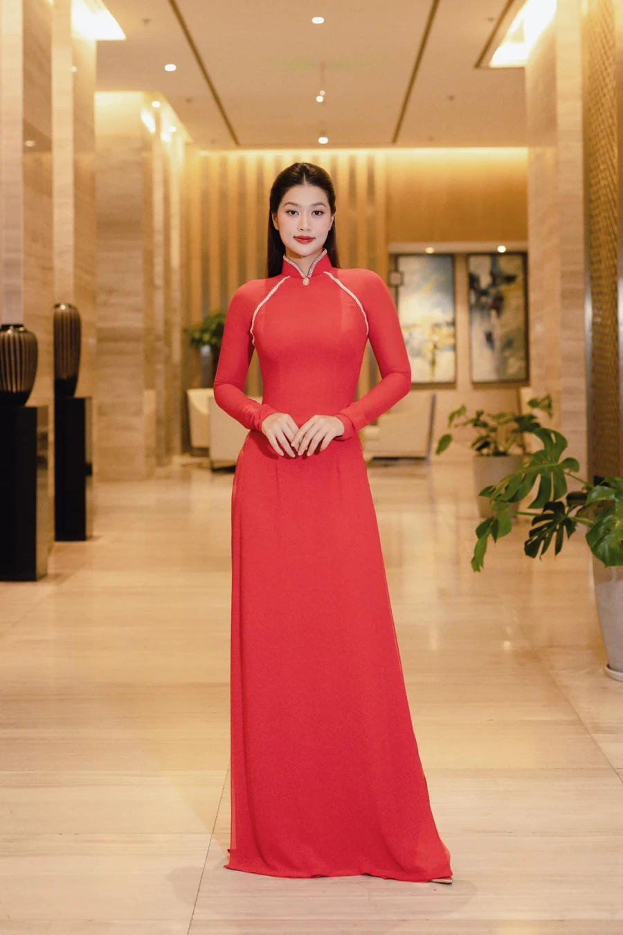 Miss Grand Vietnam 2022 vương miện thuộc về Thiên Ân, cô gái tài năng.