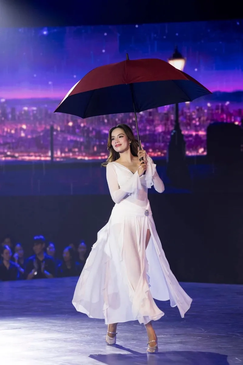 Khoảnh khắc đăng quang của Miss Grand Vietnam 2023 Lê Hoàng Phương, bùng nổ sân khấu