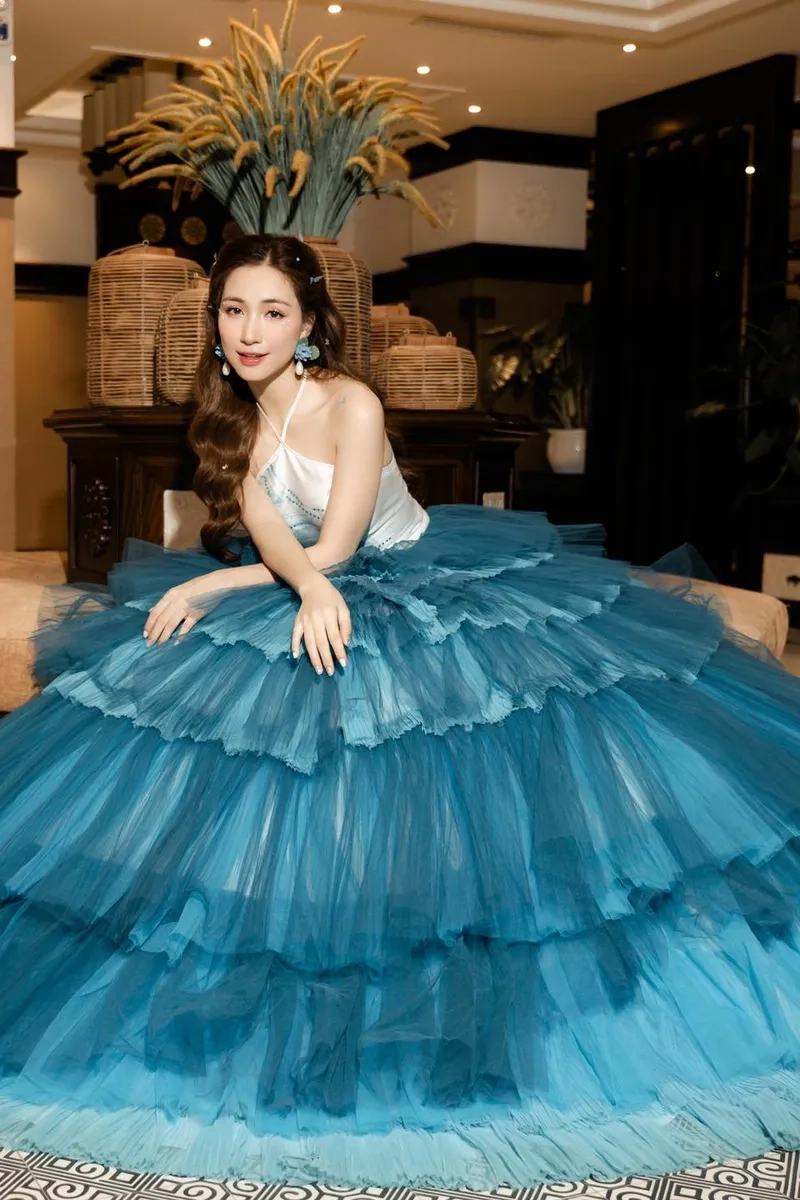 Lắng nghe lại Ngày Chưa Giông Bão Hòa Minzy đầy cảm xúc
