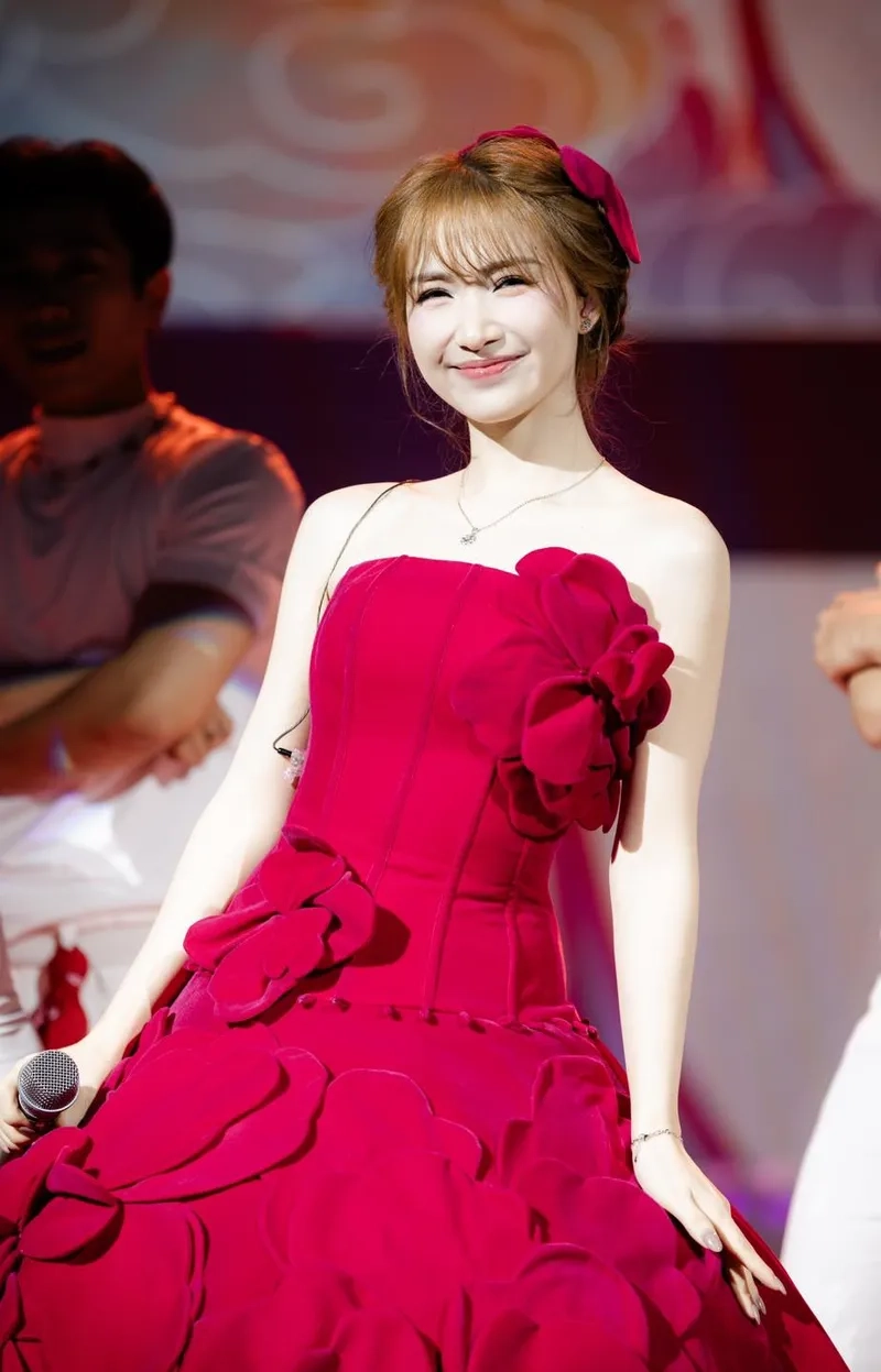 Xuân Hạ Thu Đông Rồi Lại Xuân Hòa Minzy gây bão thế nào