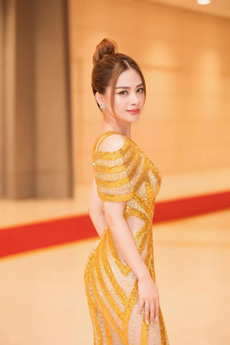 Ca sĩ Dương Hoàng Yến sinh năm bao nhiêu Cô nàng tài năng này sinh năm 1991 nhé