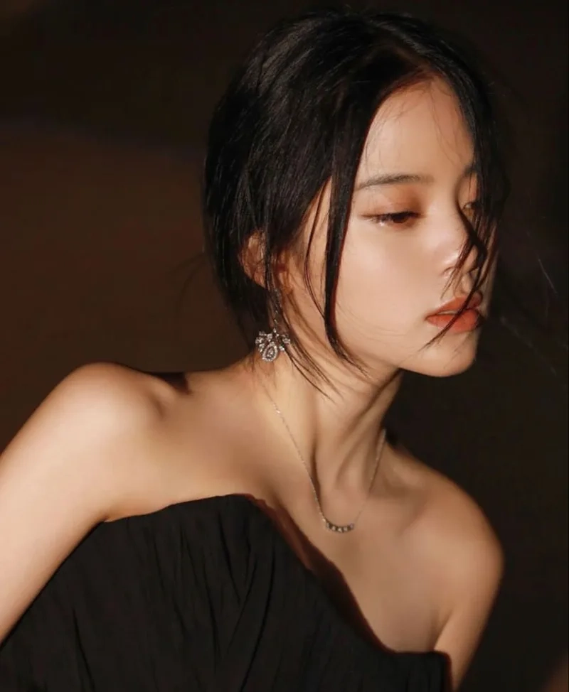 Một trái tim yếu mềm trong ảnh gái buồn tâm trạng