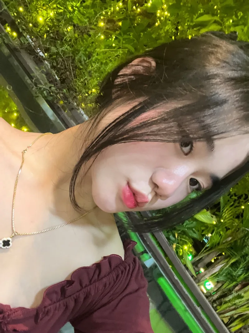 Dịu dàng cuốn hút trong ảnh cô gái dễ thương