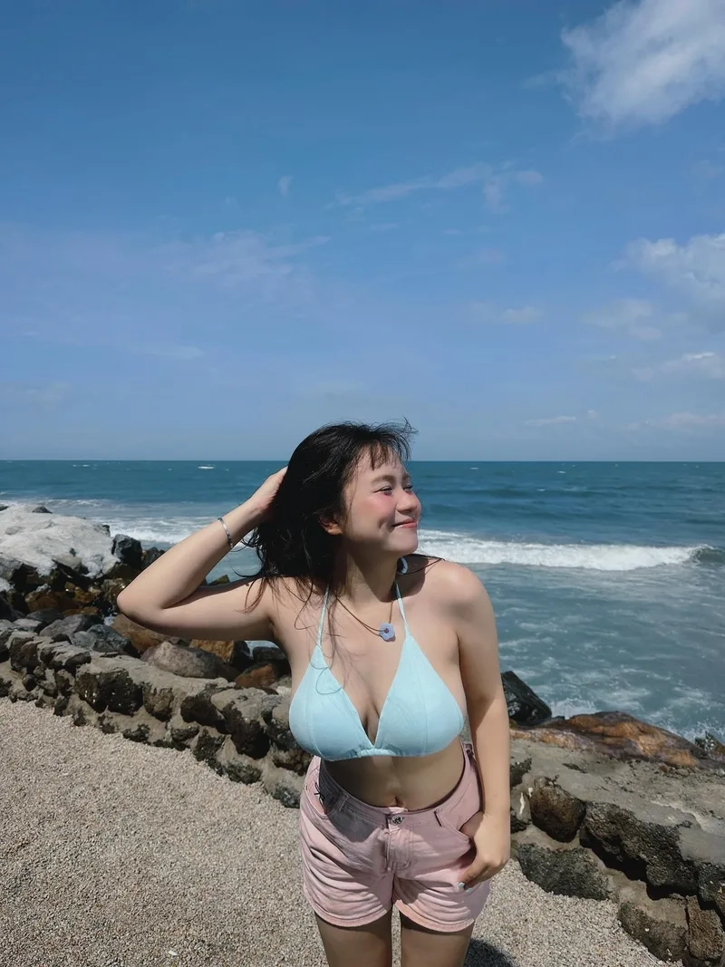 Sức hút mùa hè bùng cháy với ảnh gái bikini