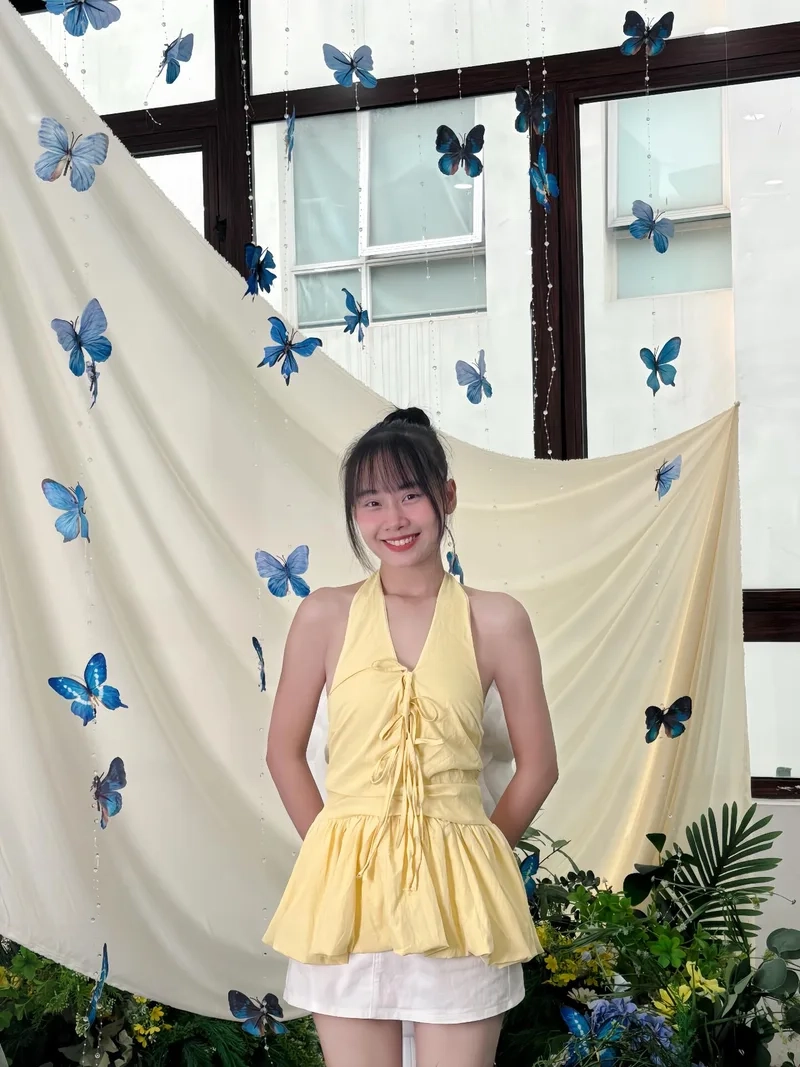 Rạng rỡ nụ cười từ ảnh gái xinh lớp 11