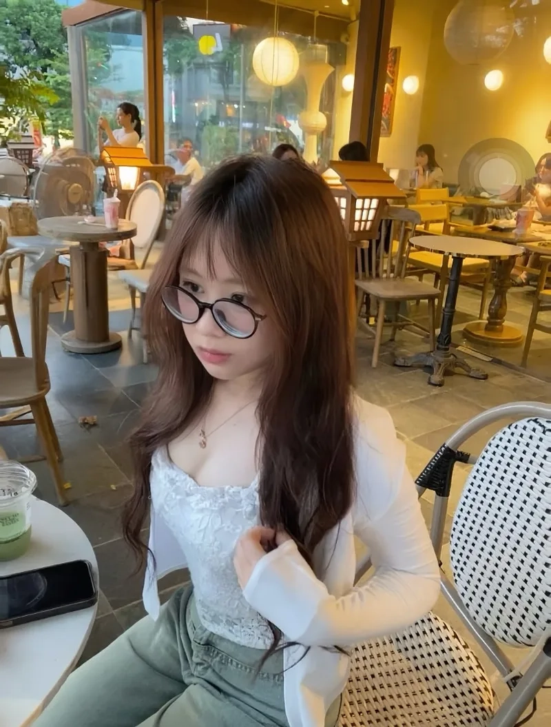 Hồn nhiên vô tư qua ảnh gái xinh lớp 4