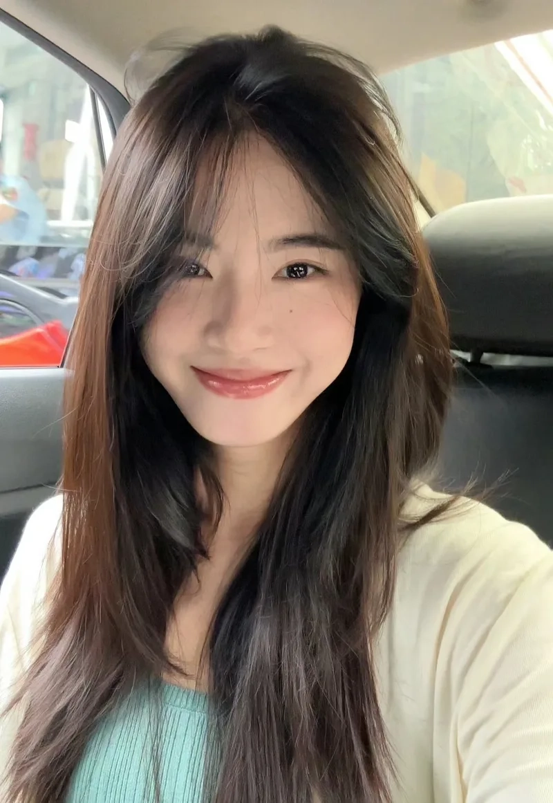 Thêm phong cách xinh đẹp cùng cô gái đẹp nhất việt nam