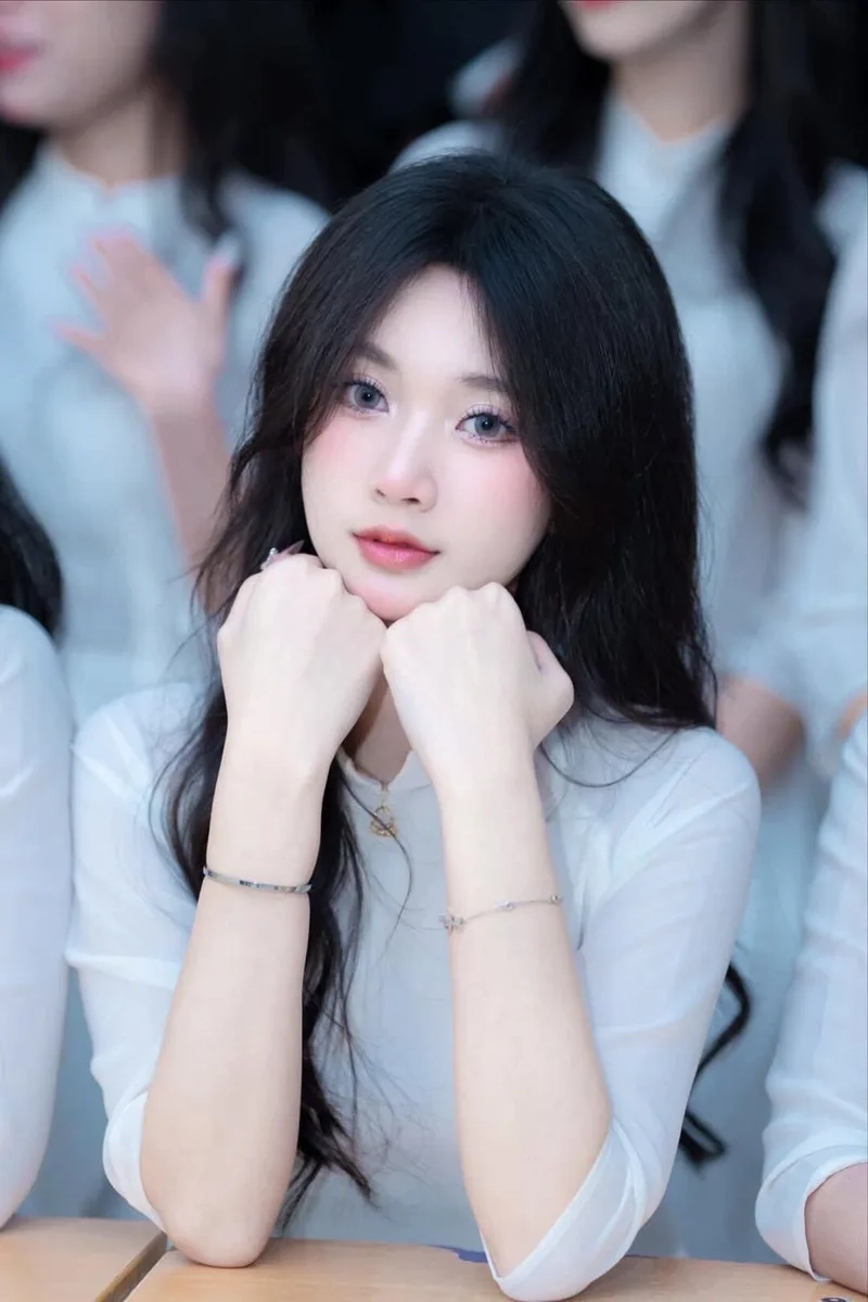 Mê mẩn ánh nhìn từ gái xinh ảnh mạng