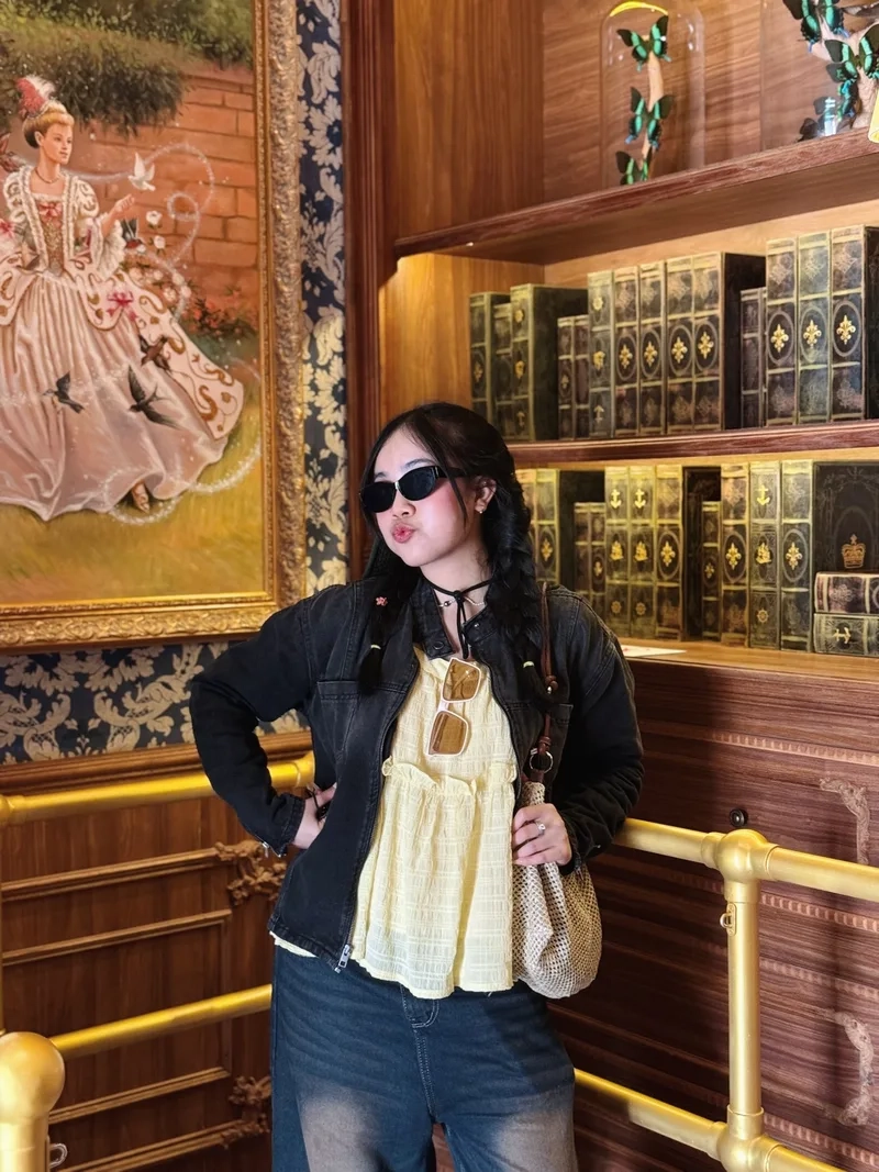 Thêm nữ tính với Ảnh gái xinh đeo mắt kính cute