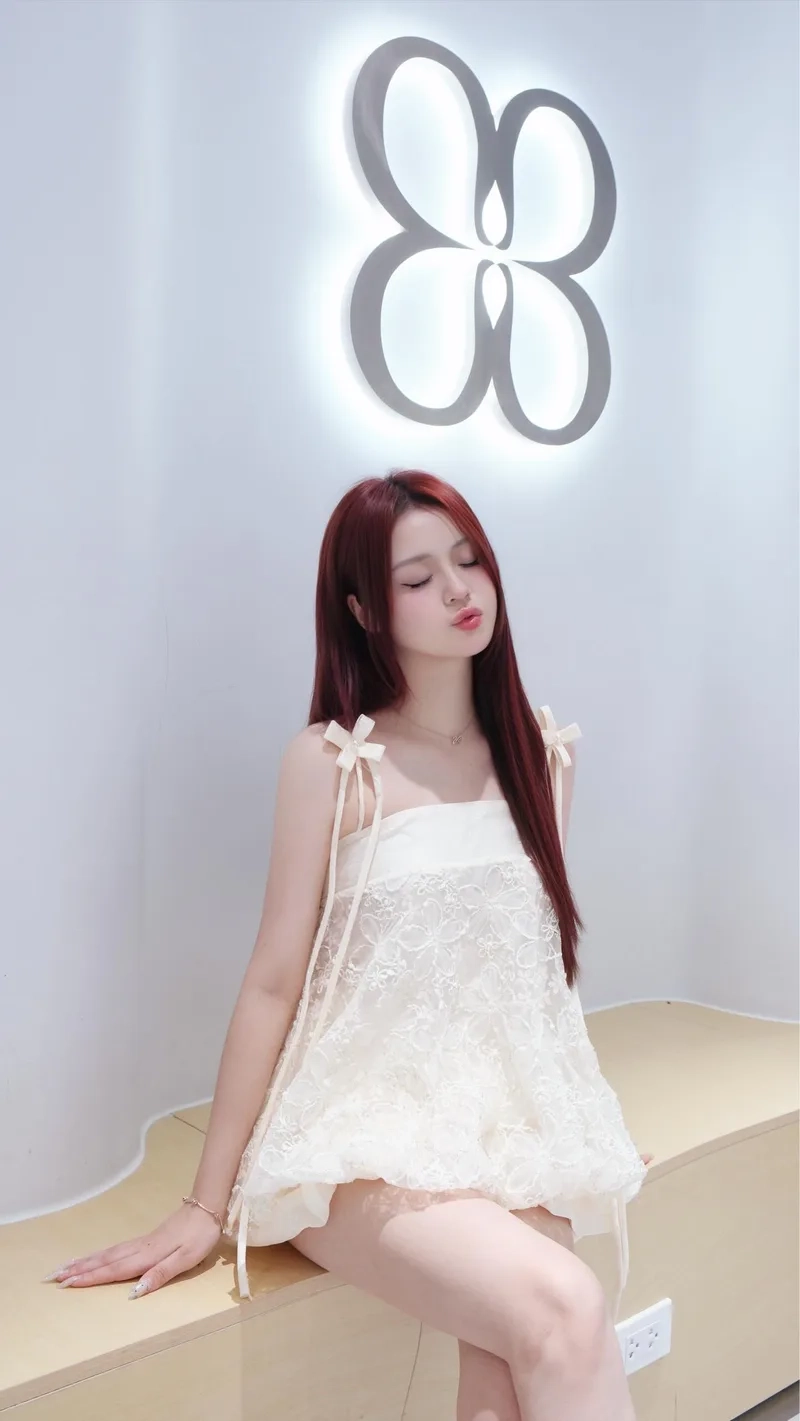 Biến màn hình sinh động với ảnh gái xinh cute dễ thương