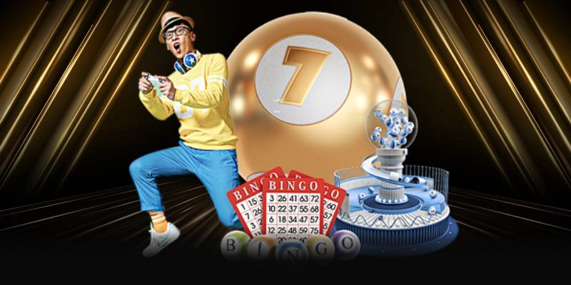 Một người chơi đang kiểm tra kết quả vé số