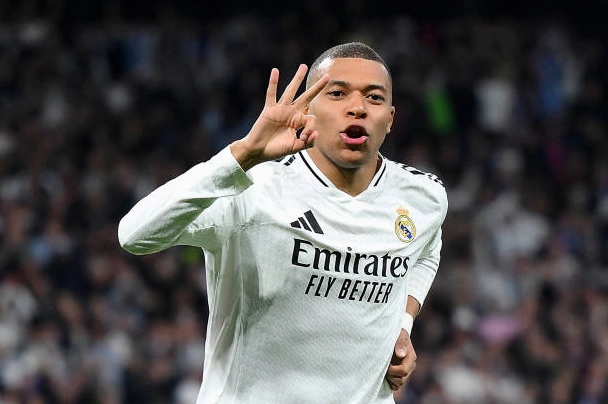 Kylian Mbappé của Real Madrid ăn mừng bàn thắng