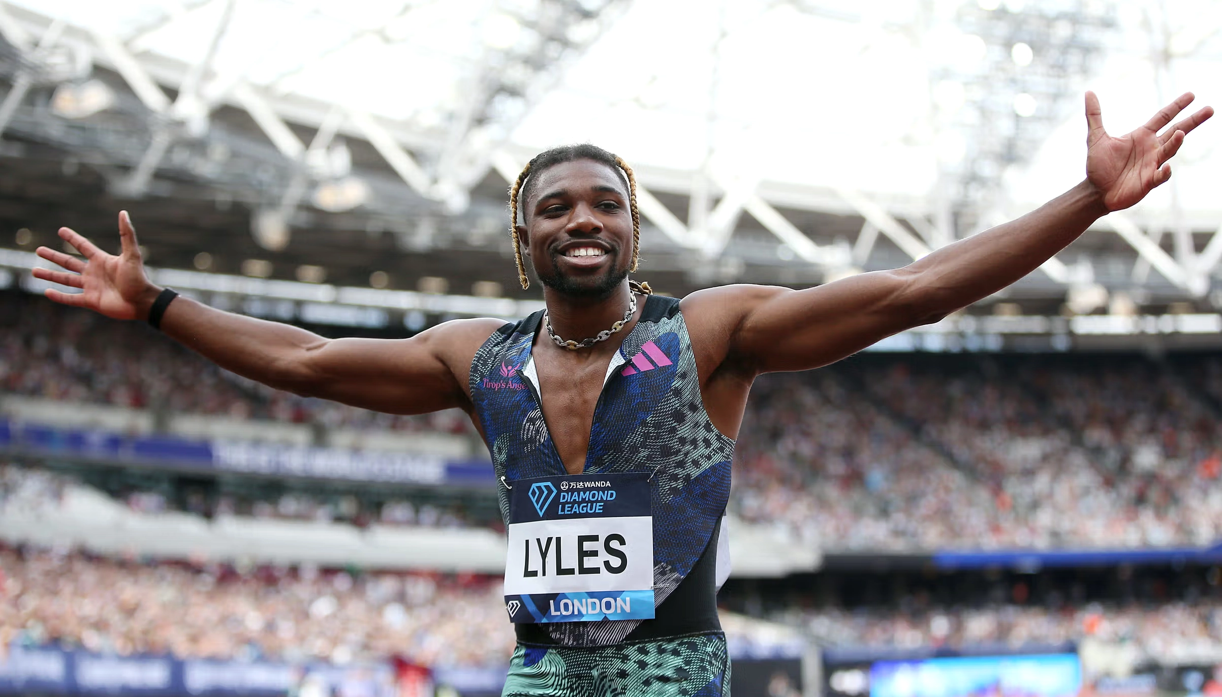 Noah Lyles trên đường chạy 200m tại London Diamond League, một phần trong thành tích Noah Lyles.