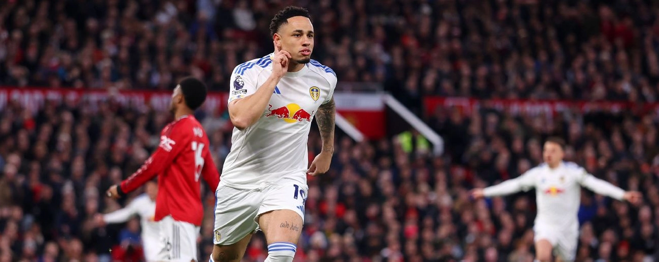 Edwin van der Sar trong màu áo MU