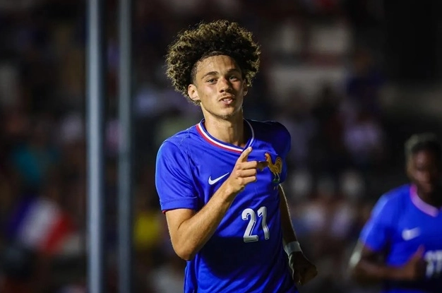 Khoảnh khắc Maghnes Akliouche lần đầu được triệu tập vào Đội tuyển Pháp dưới thời huấn luyện viên Didier Deschamps