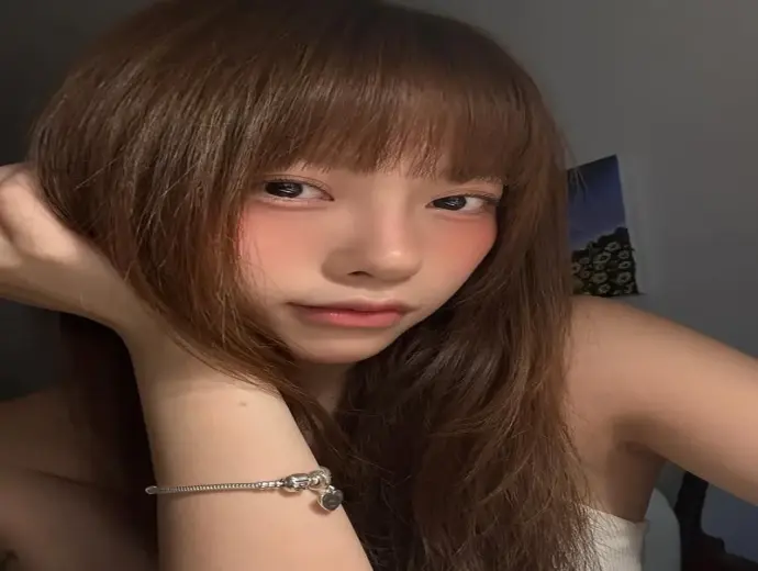 Hình avatar gái xinh cute nhẹ nhàng cho mạng xã hội