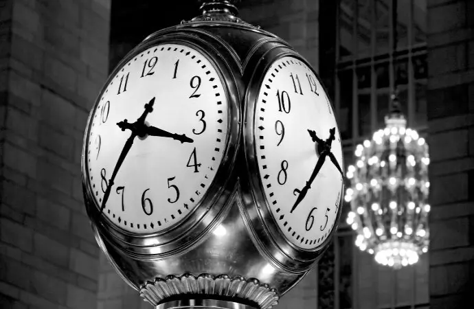 Châm ngôn về thời gian giúp bạn không lãng phí tuổi trẻ