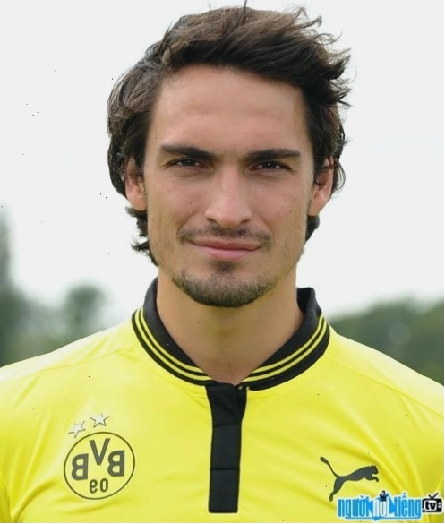Hình ảnh chân dung Mats Hummels trên sân tập