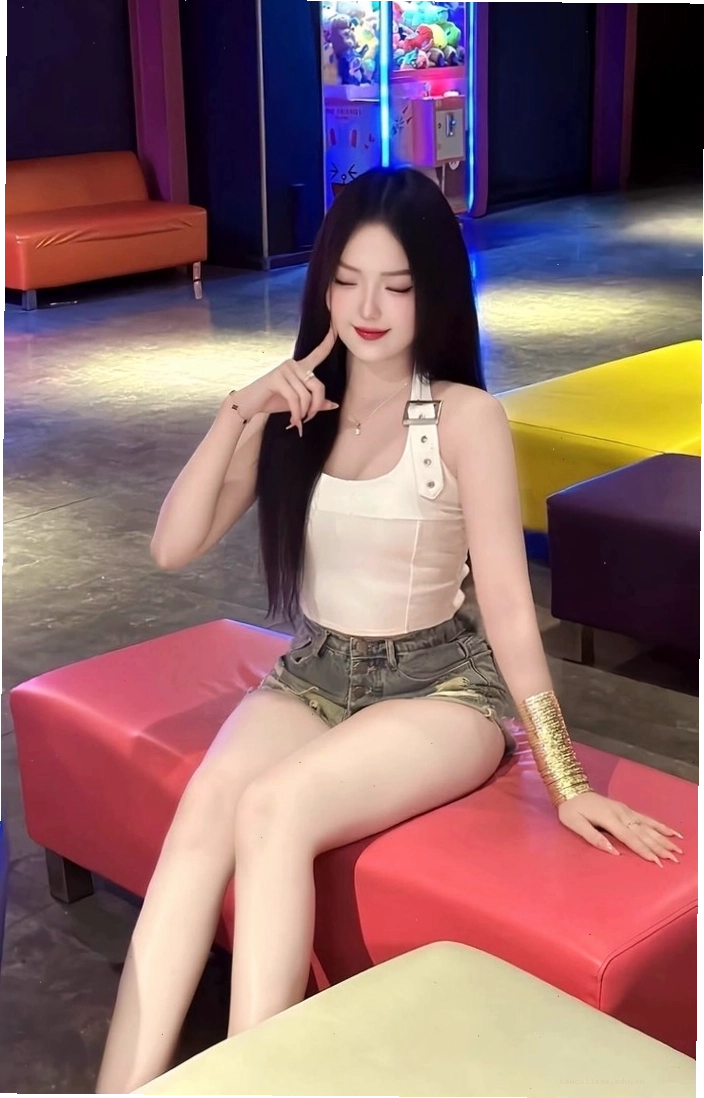 Ảnh gái xinh VN phong cách sexy đầy mê hoặc