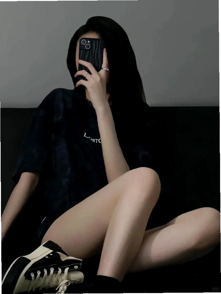 Ảnh girl che mặt bằng điện thoại cực chất