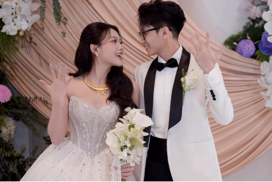 Caption ảnh cưới dễ thương về hành trình hạnh phúc