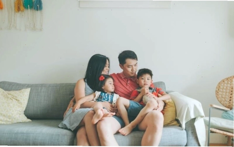 Cha là núi, mẹ là sông. Các con hiếu thảo nhớ công sinh thành