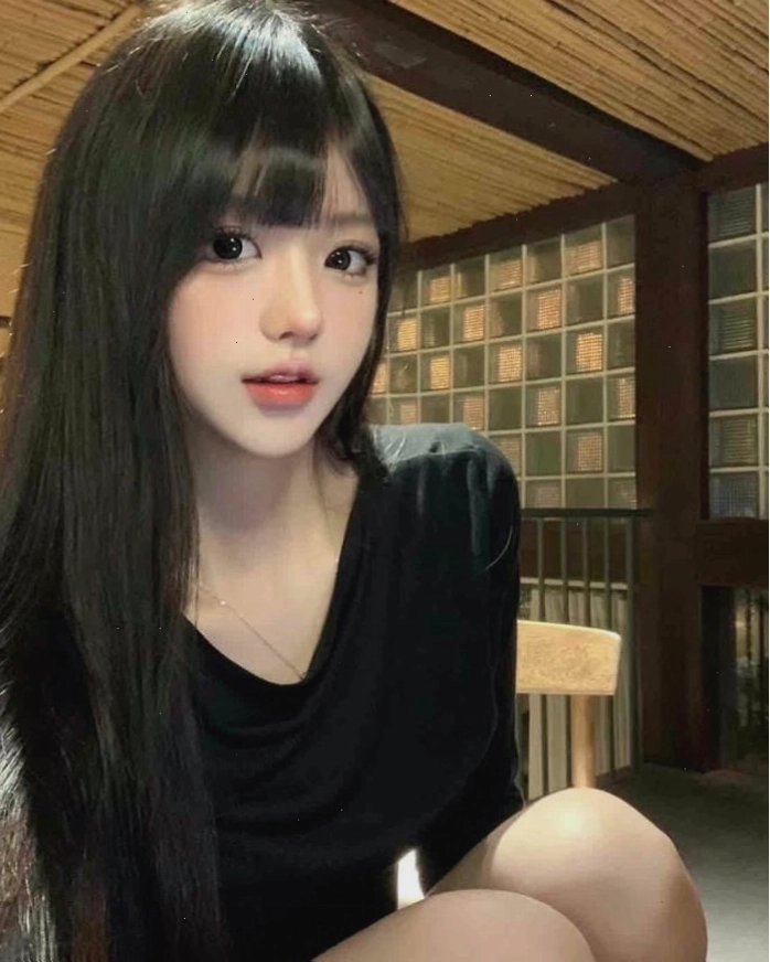 Cô gái Trung Quốc với nét ngây thơ, đáng yêu