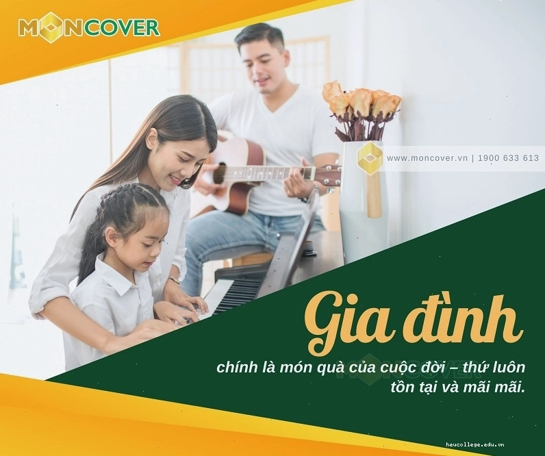Đại lý bảo hiểm đang tư vấn nhiệt tình cho khách hàng