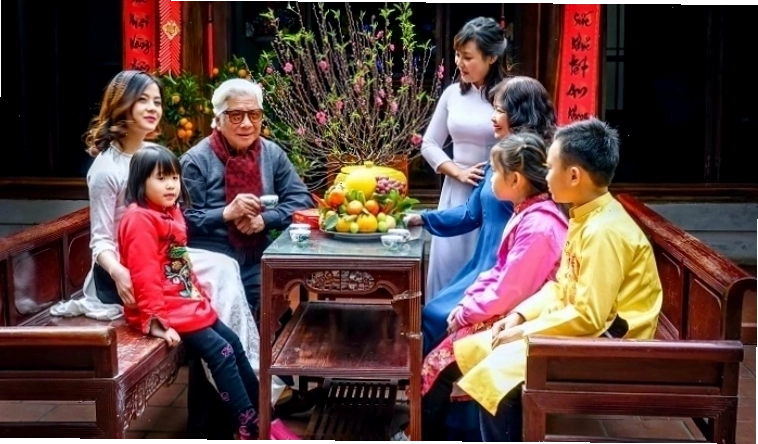 Gia đình sum vầy đón Tết