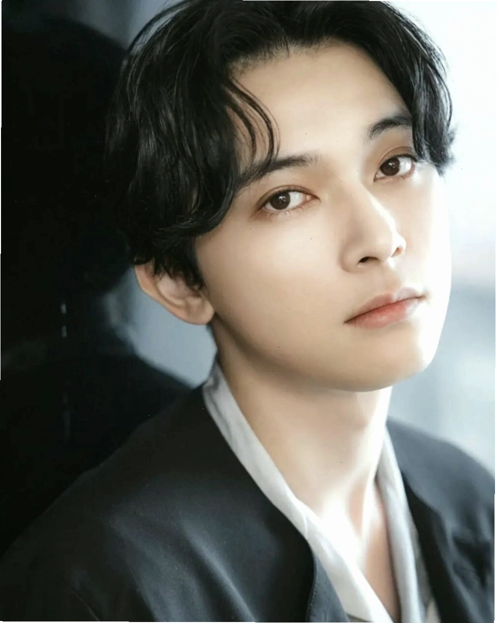 Nam diễn viên Yoshizawa Ryo với vẻ đẹp thư sinh