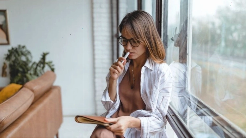 Người phụ nữ tuổi 30 xinh đẹp và trí tuệ