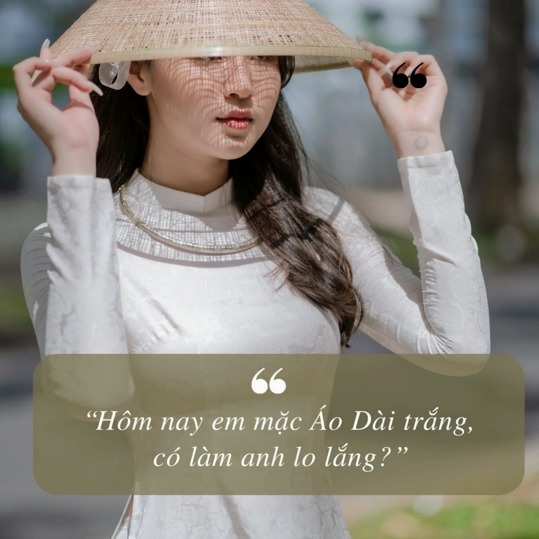 Nhóm bạn gái cùng diện áo dài truyền thống, tạo dáng vui nhộn