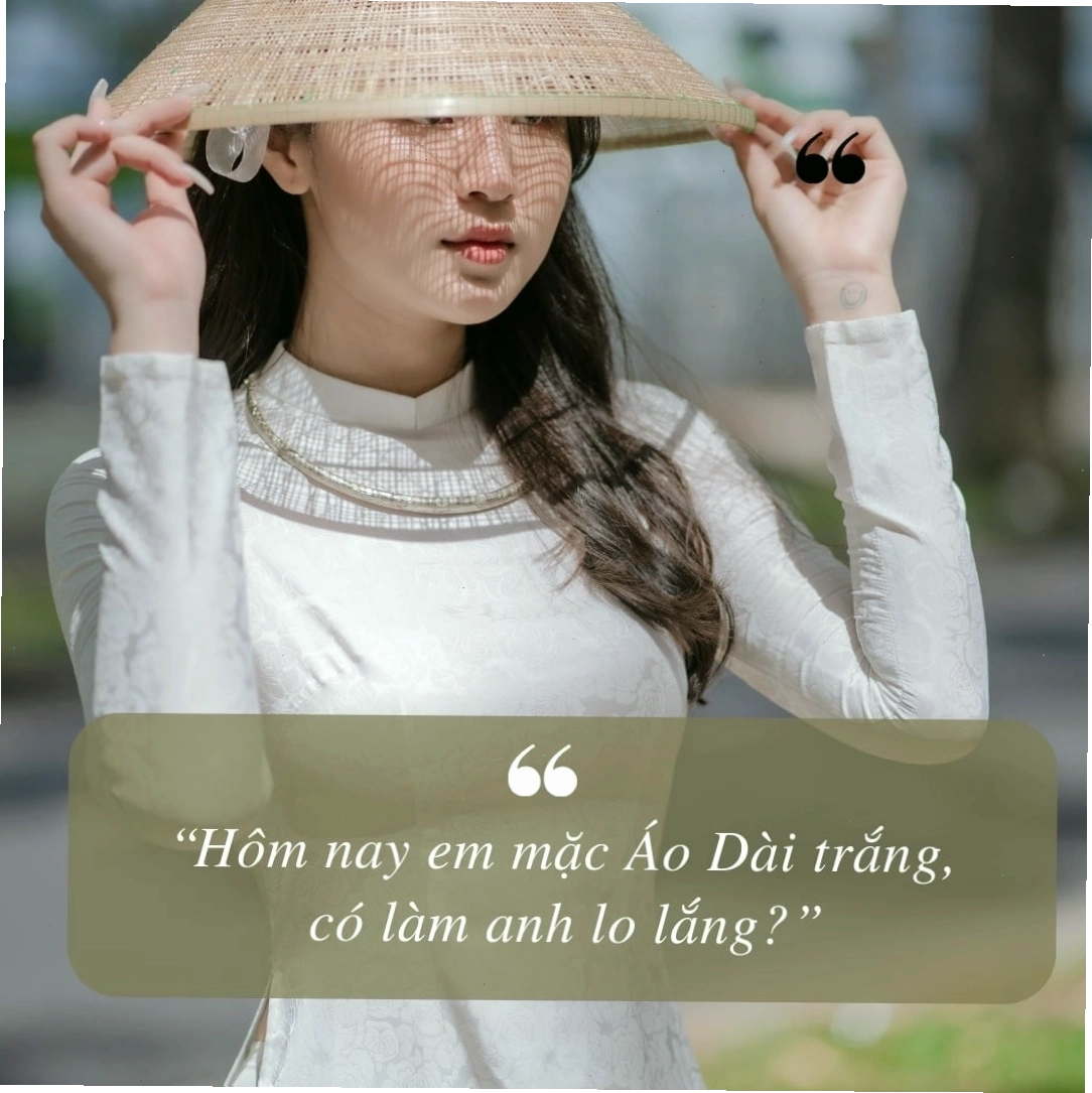 Nhóm bạn thân diện áo dài chụp ảnh kỷ niệm