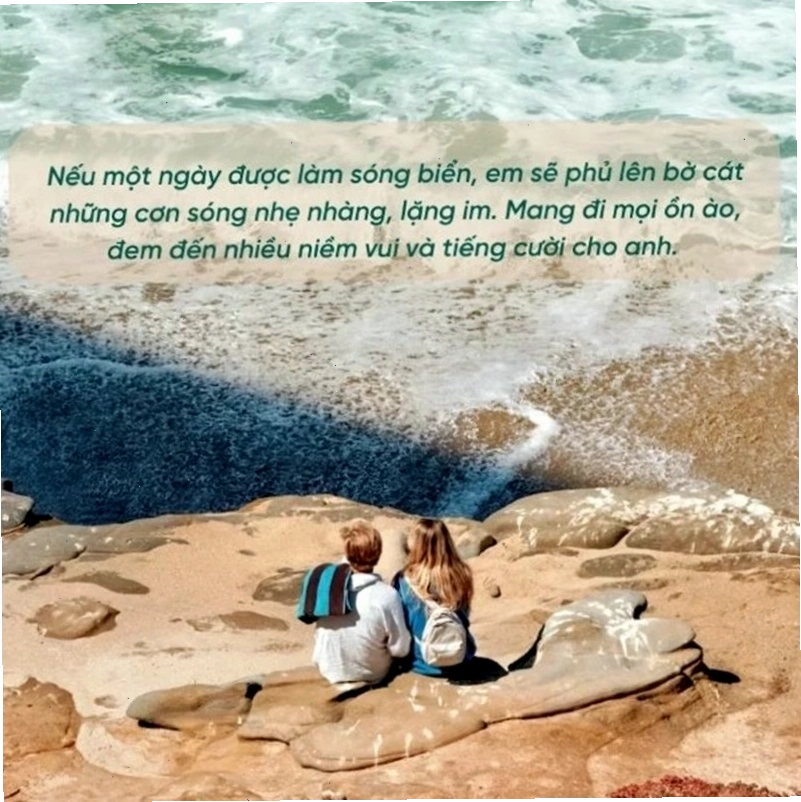 Nhóm bạn trẻ vui đùa trên bãi biển với những câu cap đi biển hài hước