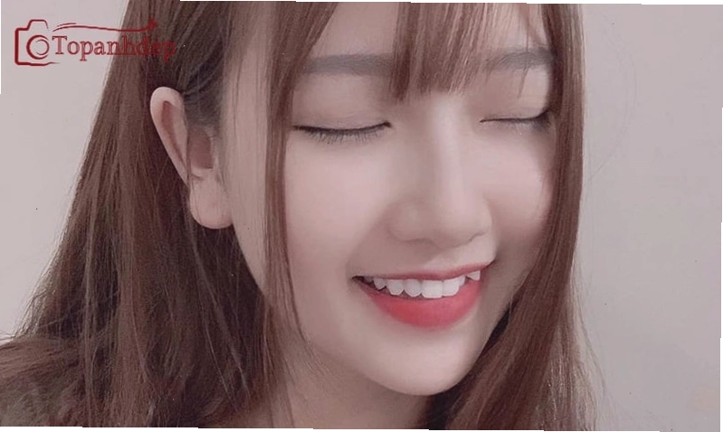 Nụ cười rạng rỡ của gái xinh 2k10