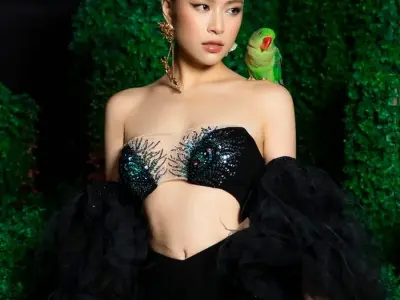 Ảnh Hoàng Thùy Linh diện bikini nóng bỏng khiến fan trầm trồ