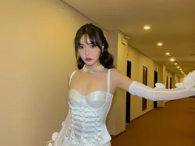 Loạt ảnh Bích Phương phong cách thay đổi khiến fan bất ngờ