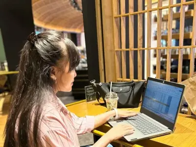 Ảnh gái văn phòng trẻ trung duyên dáng cực hút mắt
