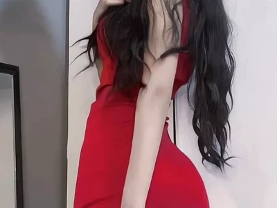 Ngắm nhìn khoảnh khắc gái xinh mặc váy siêu ngắn cuốn hút mọi ánh nhìn